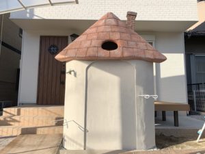 とんがり屋根の門塀