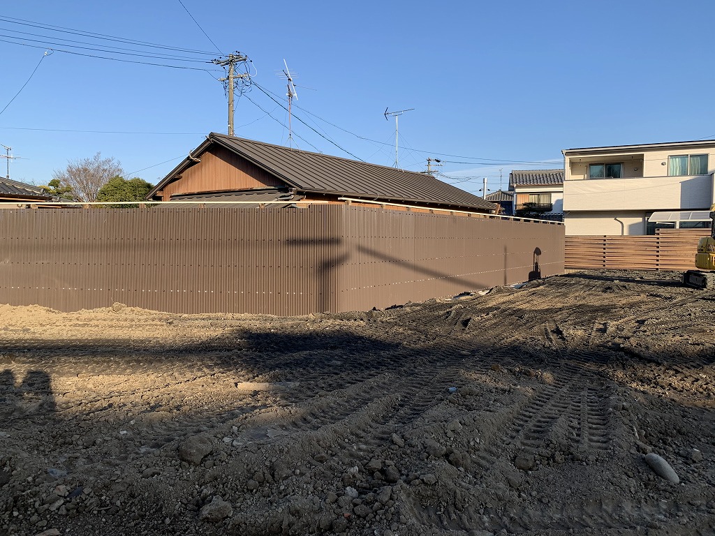 名古屋で西区で波板トタンの塀をつくりました モルタル造形で景色が変わる 名古屋西区 東海地区を拠点に施工している ムージャンアトリエへ